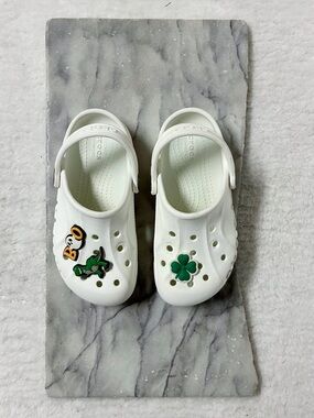 Crocs Classic Clogs Size 11 Toddler White Slip Ons Jibbitz